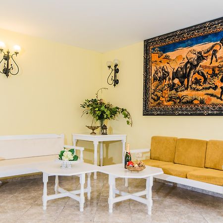 Oasis Studios Малиа Экстерьер фото